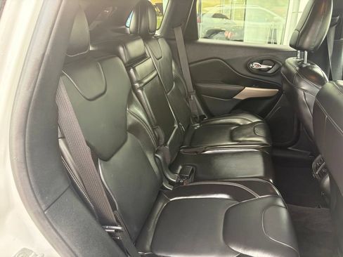 Used 2018 Jeep Cherokee Limited AWD/4WD image 21