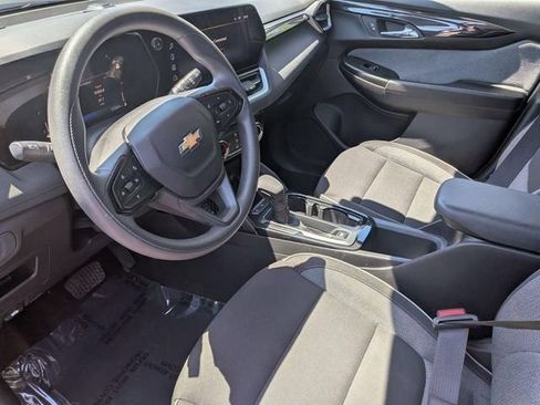 Used 2024 Chevrolet TrailBlazer LT FWD image 11