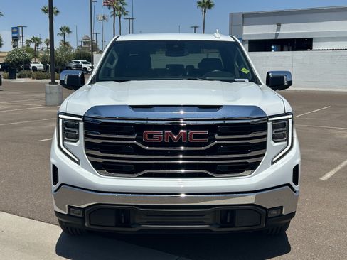 Certified 2025 GMC Sierra 1500 SLT AWD/4WD image 8