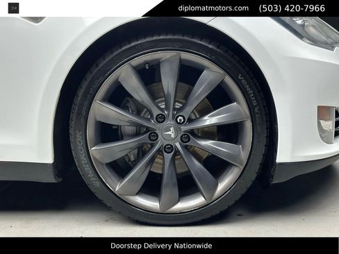 Used 2013 Tesla Model S Performance image 34