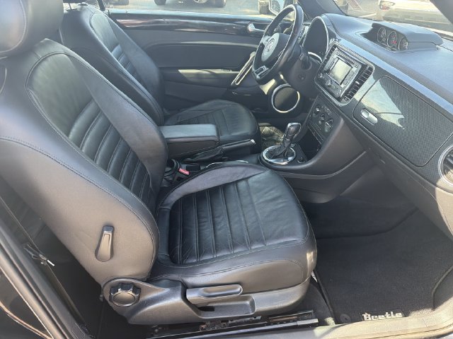 Used 2013 Volkswagen Beetle 2.0T FWD image 15