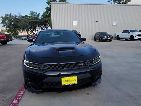 Used 2019 Dodge Charger Scat Pack w/ Plus Group RWD image 3