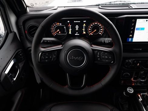 Used 2024 Jeep Gladiator Rubicon w/ Convenience Group image 11