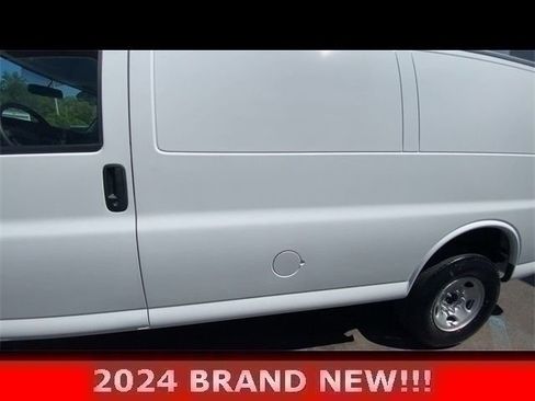 Used 2024 Chevrolet Express 2500 Work Van w/ Driver Convenience Package image 6