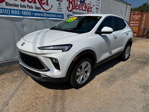 Used 2024 Buick Encore GX Preferred w/ Comfort Package AWD/4WD image 6