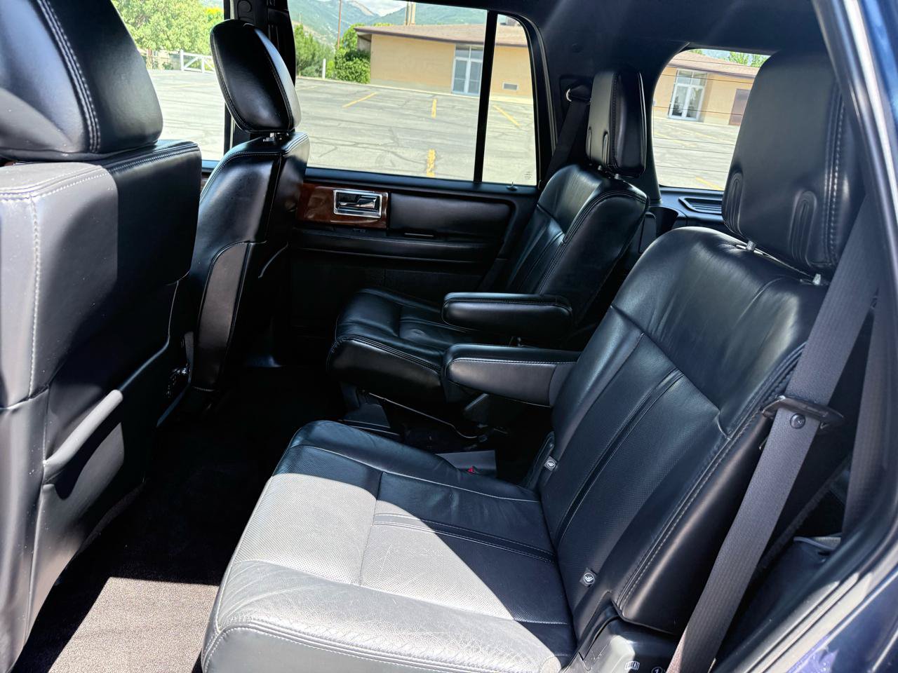 Used 2015 Lincoln Navigator 4WD image 11