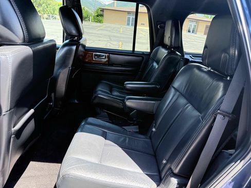 Used 2015 Lincoln Navigator 4WD image 11