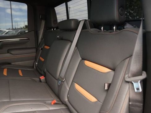 Used 2025 GMC Sierra 1500 AT4 w/ AT4 Premium Package AWD/4WD image 14