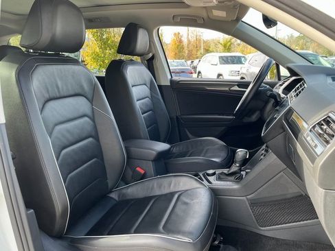 Certified 2019 Volkswagen Tiguan SEL Premium image 20