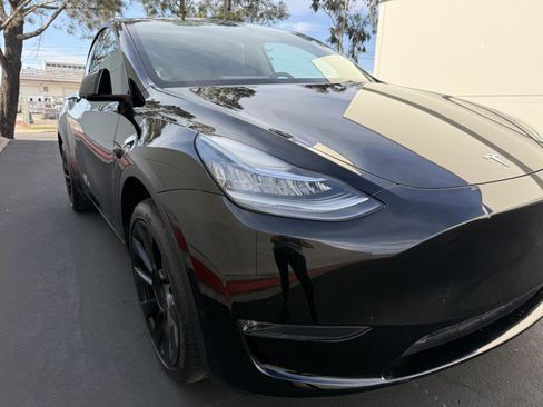 Used 2023 Tesla Model Y AWD image 7