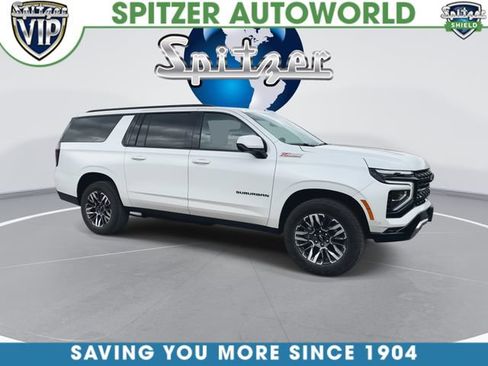 Used 2025 Chevrolet Suburban Z71 image 2