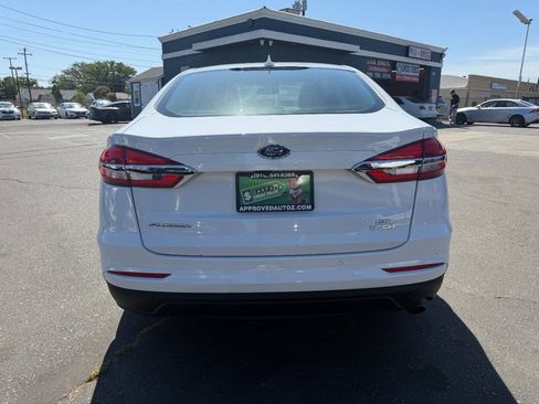 Used 2019 Ford Fusion SE FWD image 6