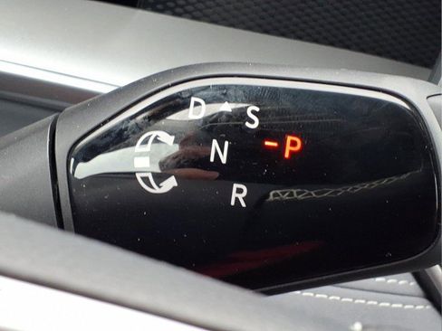 New 2026 Volkswagen Tiguan SE image 19