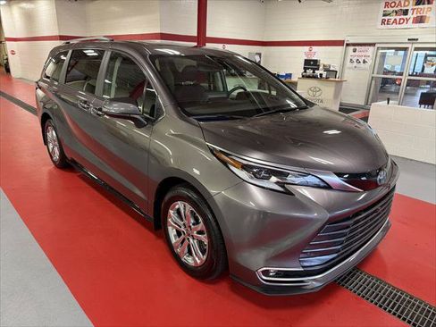Certified 2023 Toyota Sienna Platinum AWD/4WD image 1