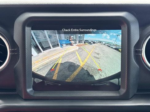 Used 2021 Jeep Wrangler Unlimited Sahara w/ Cold Weather Group image 27