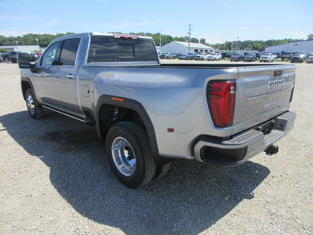 New 2026 GMC Sierra 3500 Denali Ultimate AWD/4WD image 7