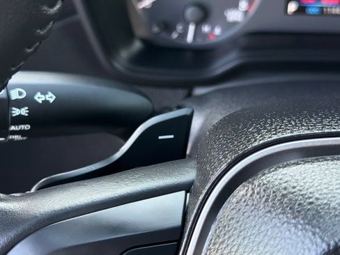 Used 2025 Toyota Corolla Cross AWD Hybrid image 32