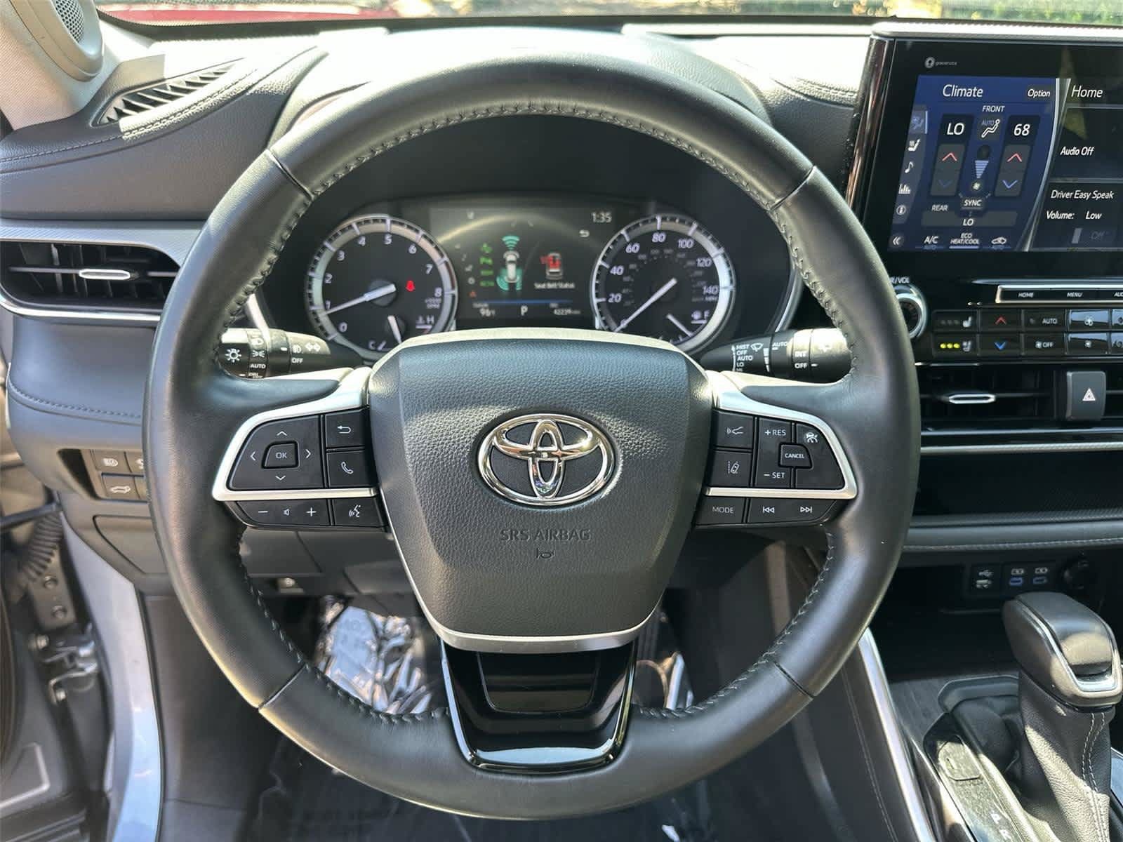 Used 2022 Toyota Highlander Platinum FWD image 16