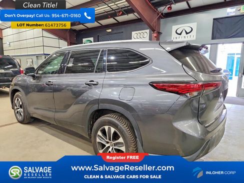 Used 2022 Toyota Highlander XLE AWD/4WD image 3