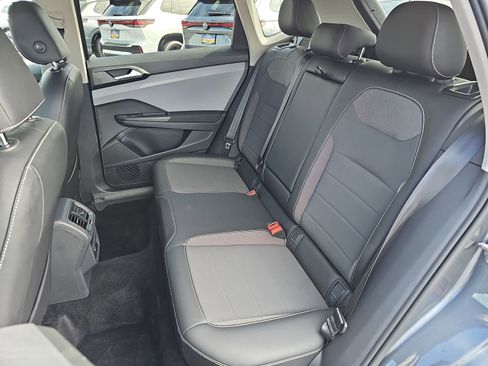Used 2022 Volkswagen Taos SE AWD/4WD image 13