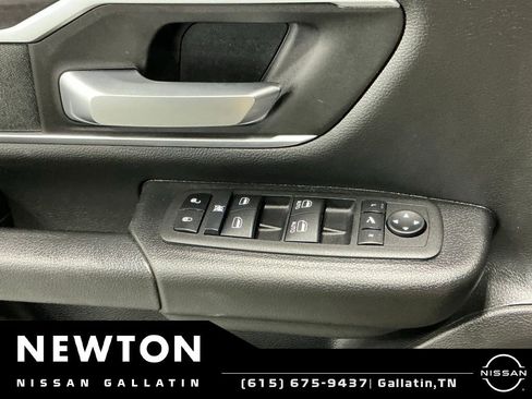Used 2023 RAM 1500 Big Horn AWD/4WD image 40