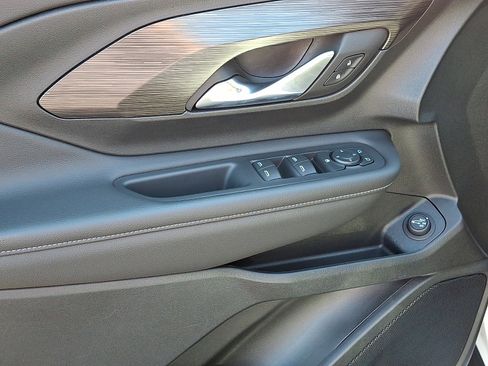 Used 2022 GMC Terrain SLE w/ Driver Convenience Package image 12