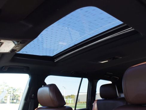 Used 2021 Toyota Land Cruiser image 6