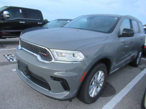 Used 2023 Dodge Durango SXT Launch Edition AWD/4WD image 3
