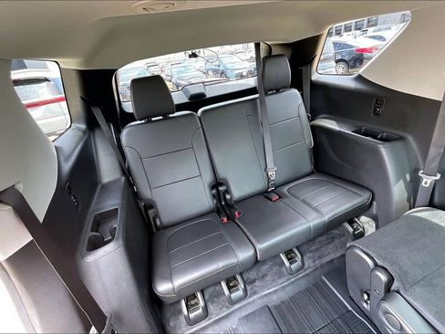 Used 2021 Chevrolet Traverse Premier w/ Redline Edition AWD/4WD image 27