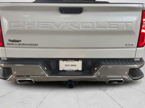 Used 2022 Chevrolet Silverado 1500 LTZ w/ LTZ Convenience Package II AWD/4WD image 35
