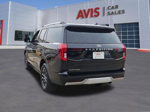 Used 2025 Ford Expedition Platinum AWD/4WD image 3