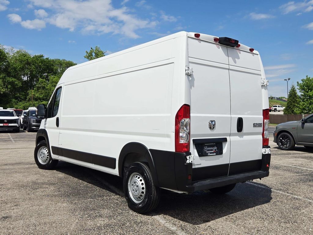 Used 2026 RAM ProMaster 2500 w/ Convenience Group FWD image 5