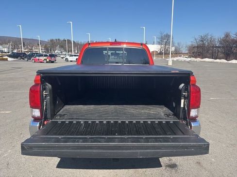 Used 2017 Toyota Tacoma TRD Off-Road w/ Tow Package image 15