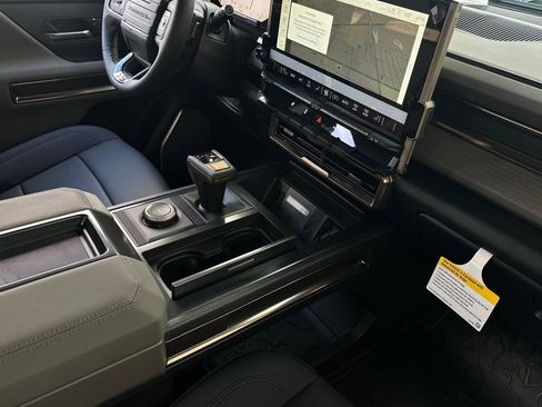 New 2025 GMC Hummer EV 2X AWD/4WD image 16