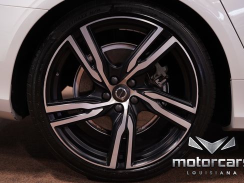 Used 2019 Volvo V90 T5 R-Design image 21