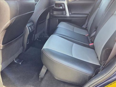 Used 2017 Toyota 4Runner SR5 Premium image 18