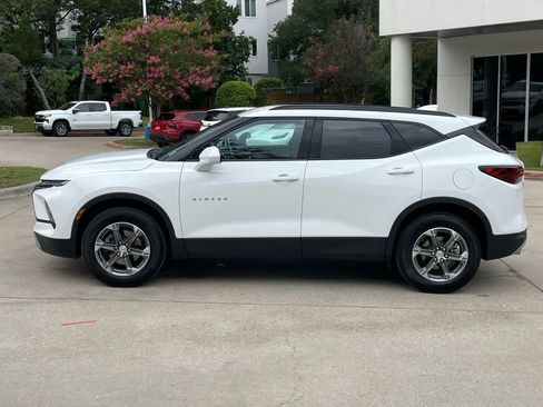Used 2024 Chevrolet Blazer LT w/ Convenience Package FWD image 3