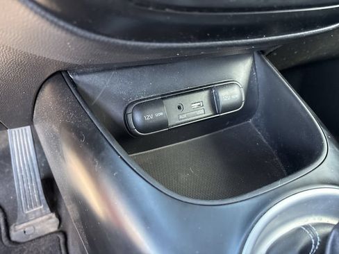 Used 2018 Kia Soul + FWD image 18