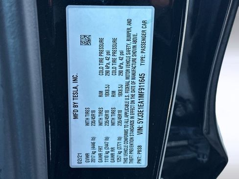 Used 2021 Tesla Model 3 Standard Range Plus image 17