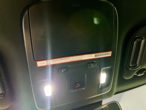 Used 2025 Toyota Camry SE w/ Convenience Package FWD image 22