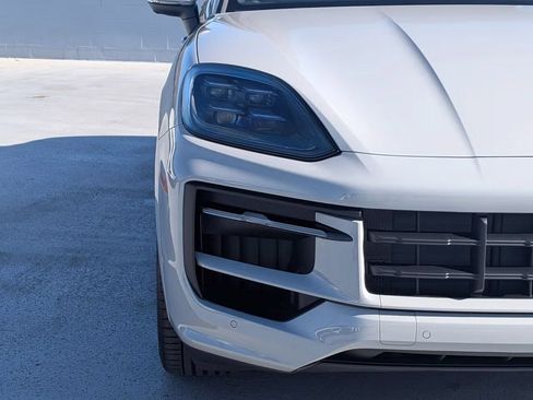 Certified 2026 Porsche Cayenne Coupe AWD/4WD image 13