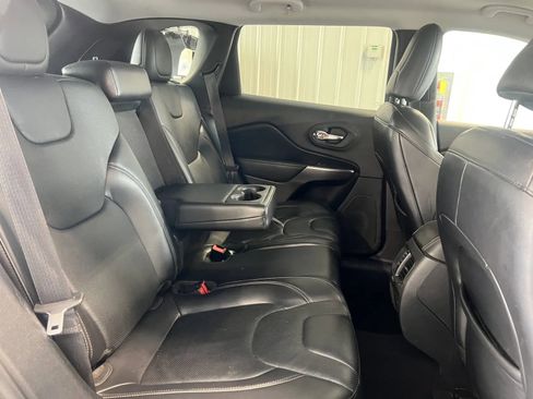 Used 2020 Jeep Cherokee Limited AWD/4WD image 25
