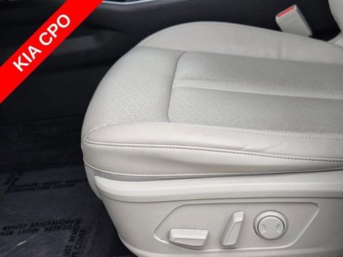 Certified 2023 Kia Sorento EX w/ Panoramic Sunroof Package FWD image 23