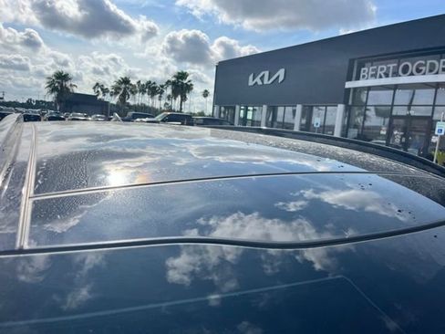 Used 2026 Kia Sportage EX w/ EX Panorama Roof Package FWD image 5