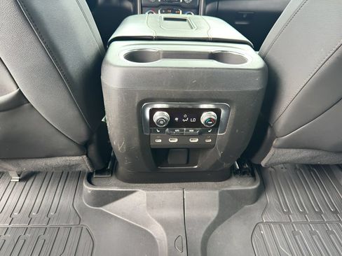 Used 2024 GMC Yukon XL AT4 w/ Technology Package AWD/4WD image 20
