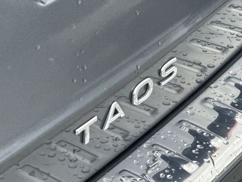 Used 2024 Volkswagen Taos S FWD image 10