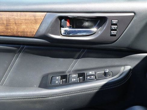 Used 2018 Subaru Outback 2.5i Limited AWD/4WD image 13
