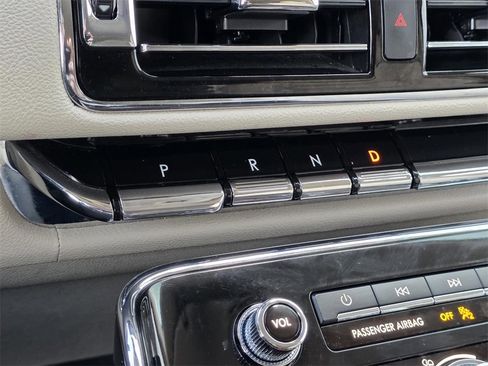 Used 2021 Lincoln Navigator Reserve w/ Luxury Package image 29