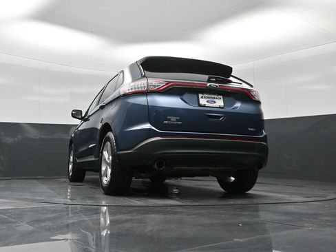 Used 2018 Ford Edge SE image 25