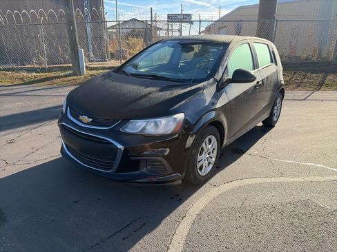 Used 2020 Chevrolet Sonic LT image 3